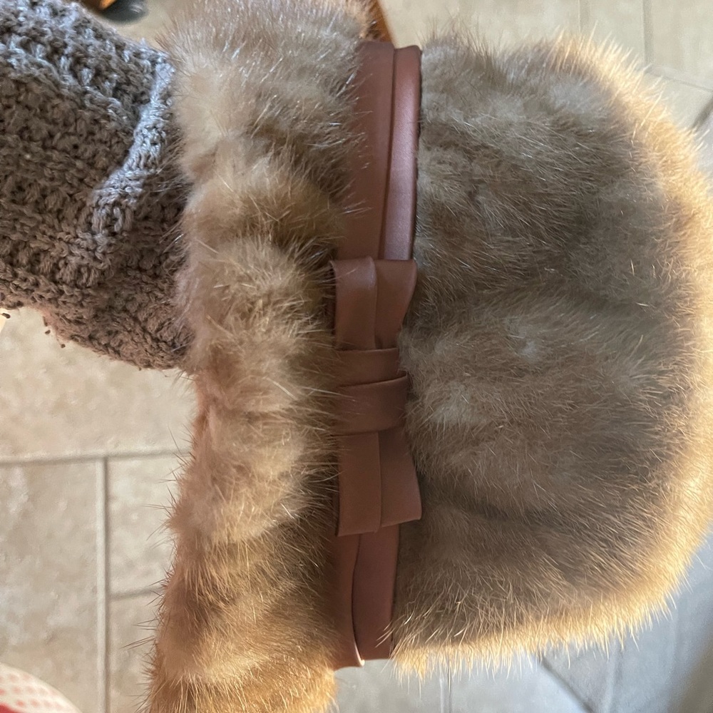 VINTAGE MINK HAT CECILE BRAND FROM WHITE AND KIRK 1960-1970